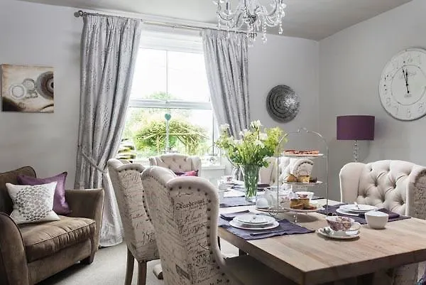 North Dockenbush Bed & Breakfast Harrogate 0*,